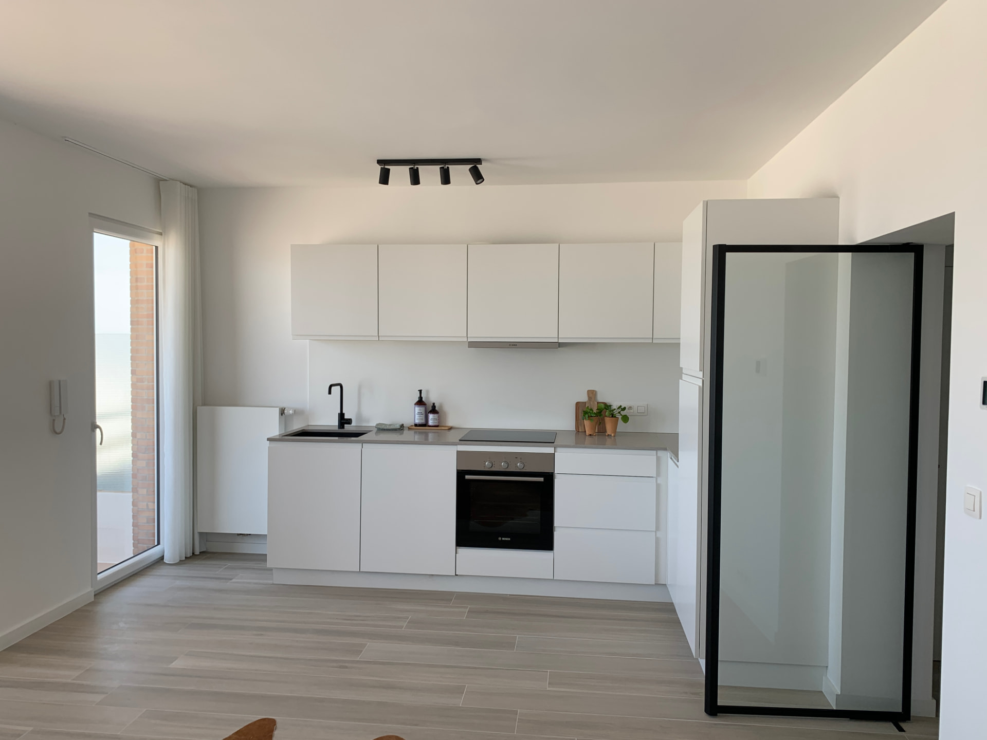 Nouvelle cuisine dans l'appartement rénové